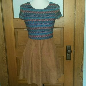 Pattern zip-up dress with suede skirt